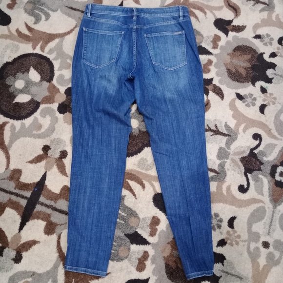 White House Black Market Woman Dark Wash Tapered Leg Denim High Rise Skinny Jean - Picture 7 of 13